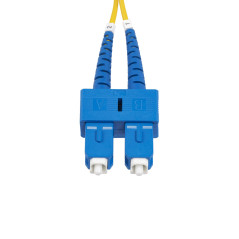 StarTech.com Cavo in fibra ottica duplex monomodale OS2 da SC a SC (UPC) da 30 m, 9 125µm, 40G 100G, Insensibile alla