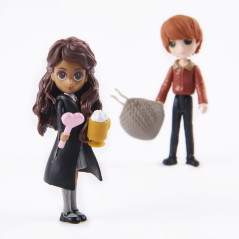 Wizarding World | Set Amicizia con personaggi Ron Weasley e Calì Patil | Bambole da 7.5cm | 2 accessori | Giocattoli per